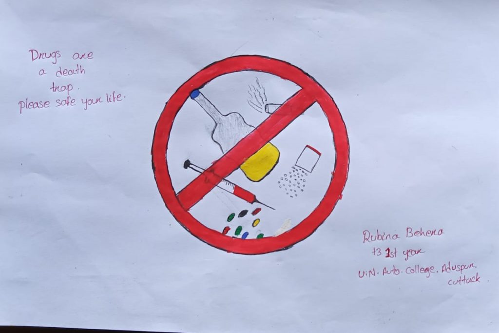 Students make posters, write slogans against drug use