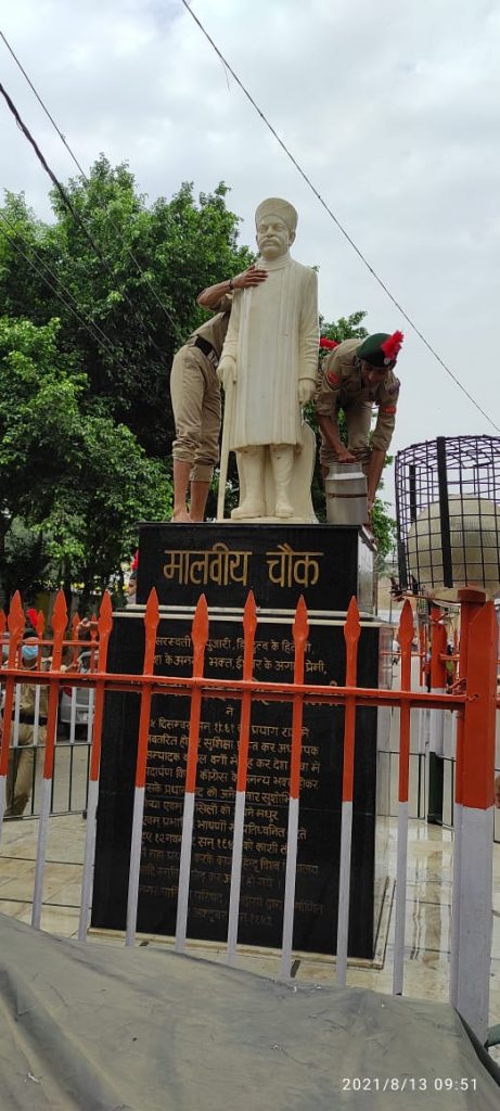 Cleaning the Statue of Shree Madan Mohan Malviya Ji – India NCC