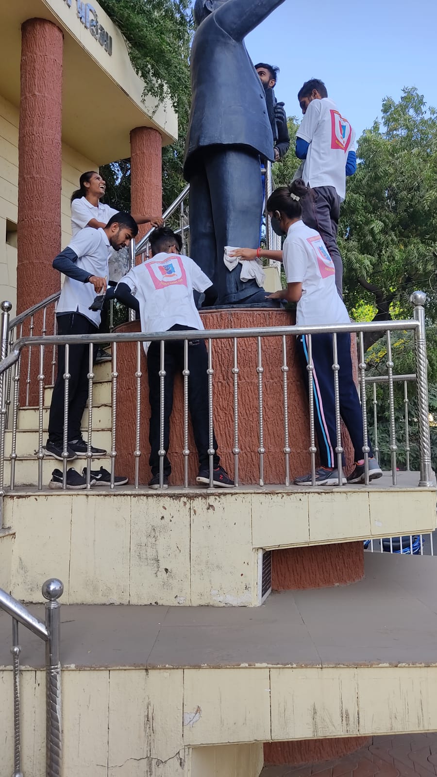 Statue cleaning India NCC
