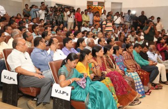 Citizens interact with panelists at launch of smart city Bhubaneswar -citizens connect initiative