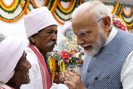 Image of Tune in PM Modi's Mann Ki Baat LIVE on 31st Dec, 11 AM!