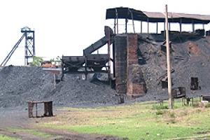 What type of incentive structure encourages development of requisite skill traits in mining sector?